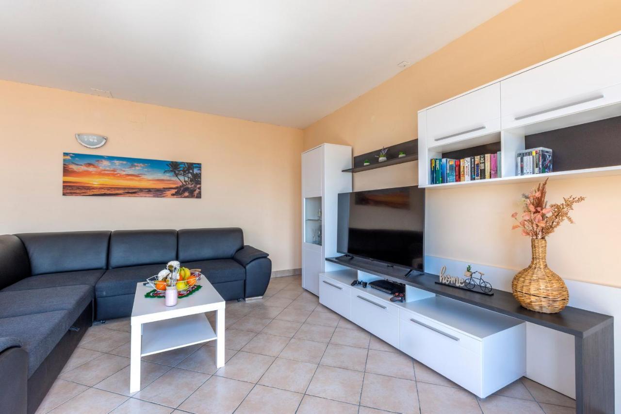 ז'סניסה Villa Tomas „The View Of Jesenice“ מראה חיצוני תמונה